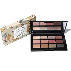 Casual Collection Multi-Finish Eyeshadow Palette